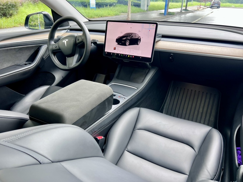 Tesla Model Y 2022 car image #5