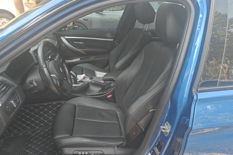 BMW 3 Series 2019 car image #15