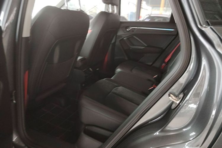 Audi Q3 2020 car image #17