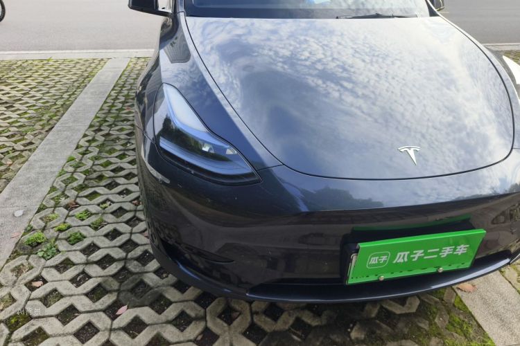 Tesla Model Y 2024 #8 Tesla Model Y 2024 car image #8