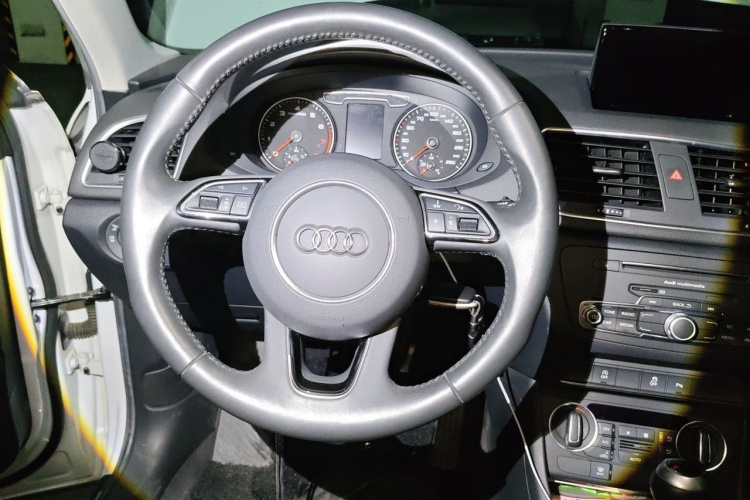 Audi Q3 2018 #11 Audi Q3 2018 car image #11