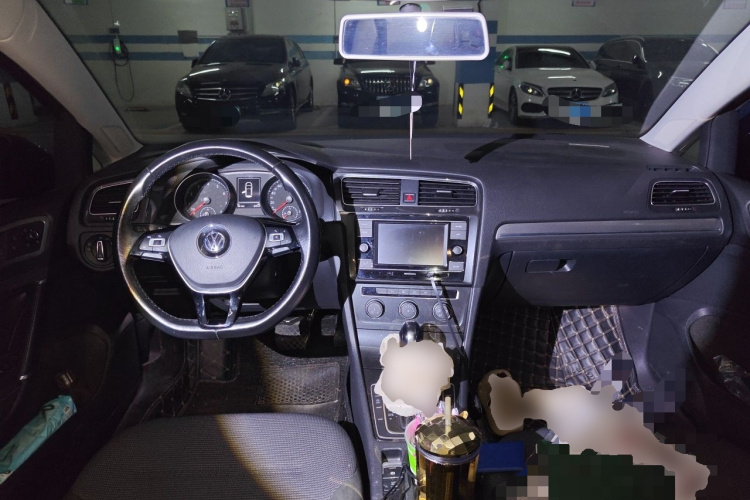 Volkswagen Golf 2018 car image #7