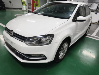 Volkswagen Polo 2015 car image 