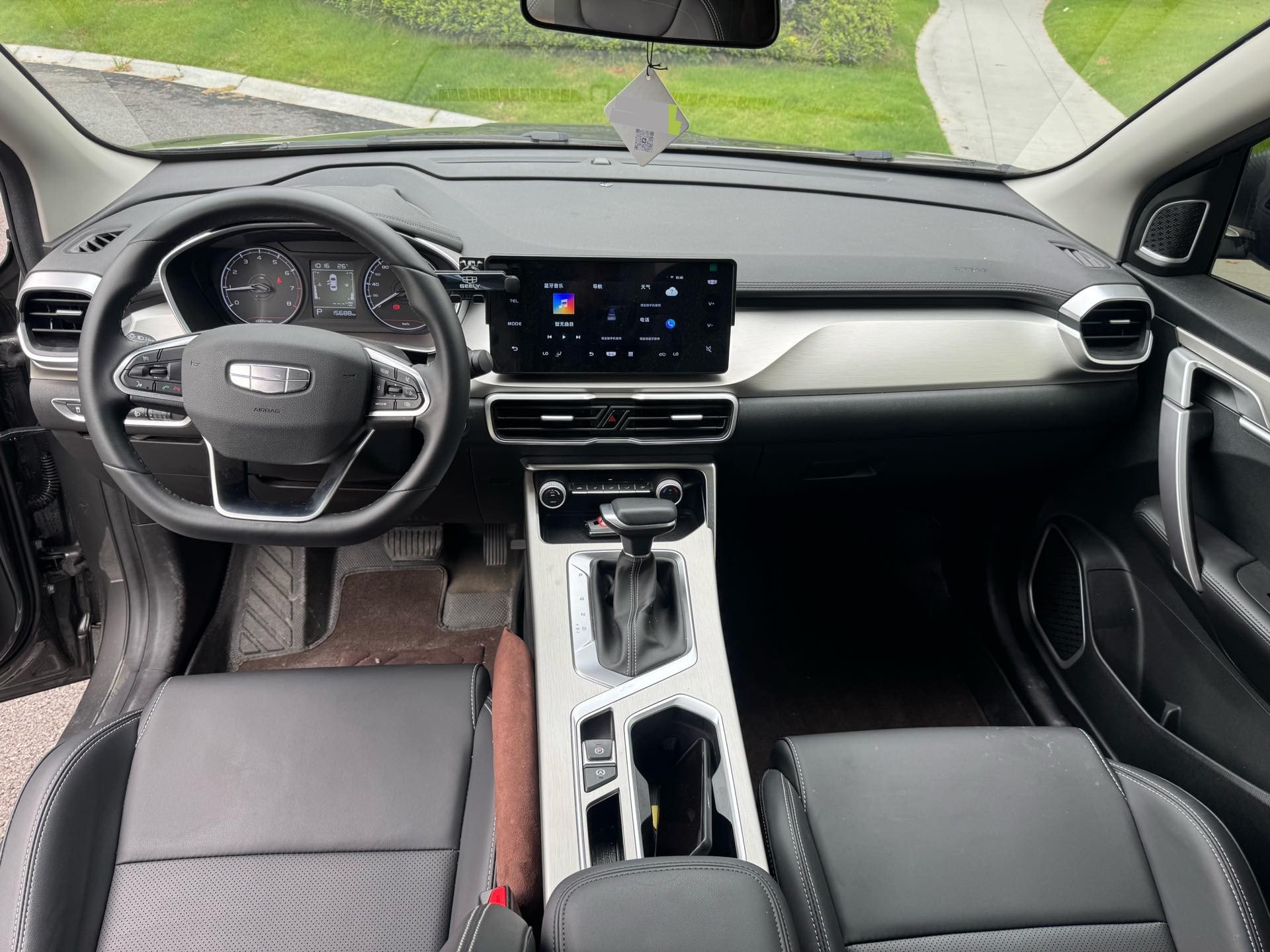 GEELY Coolray 2025 car image #5