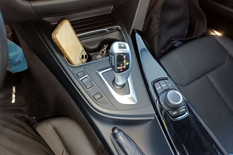 BMW 3 Series 2017 #14 BMW 3 Series 2017 car image #14