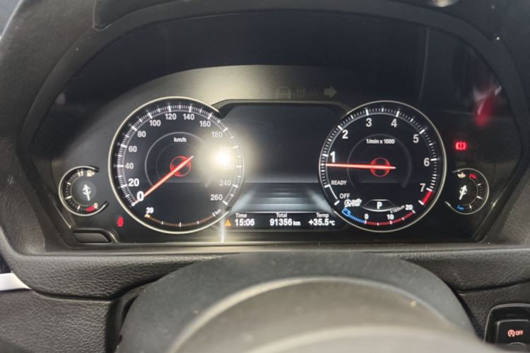 BMW 3 Series 2019 car image #12