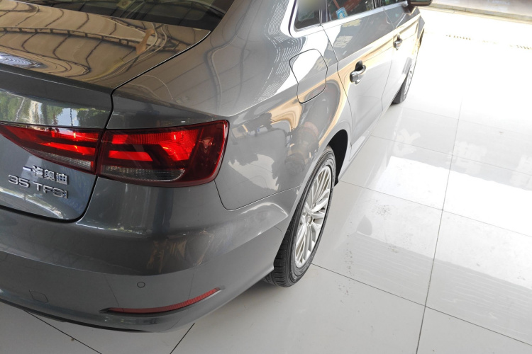 Audi A3 2016 car image #3