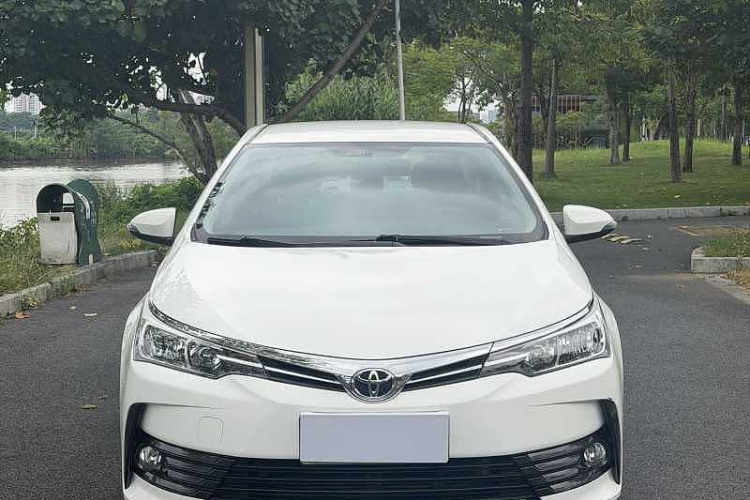 Toyota Corolla 2018 #9 Toyota Corolla 2018 car image #9
