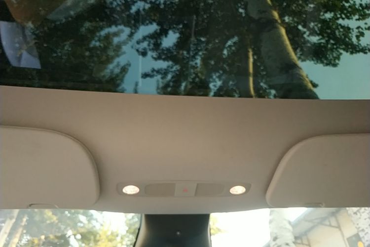 Tesla Model Y 2023 car image #18