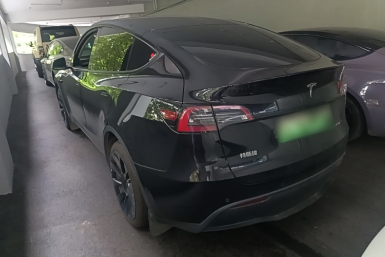 Tesla Model Y 2022 immagine di auto #5