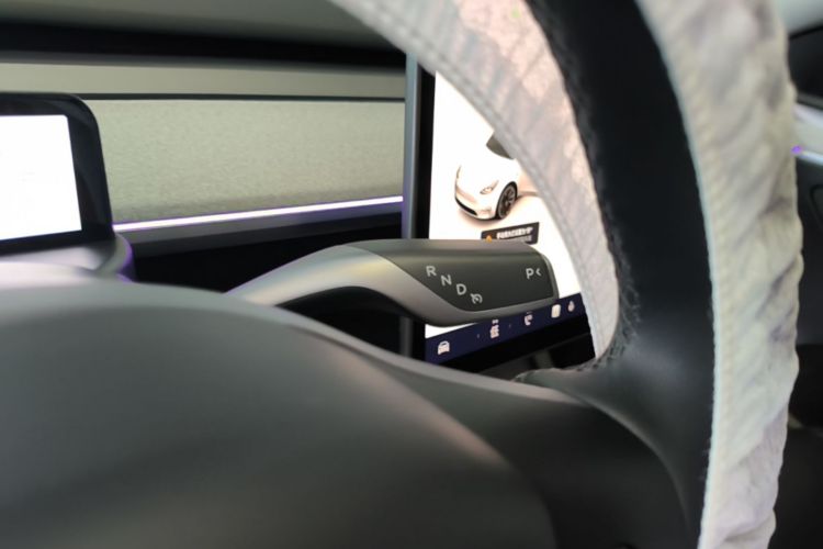 Tesla Model Y 2024 #14 Tesla Model Y 2024 car image #14