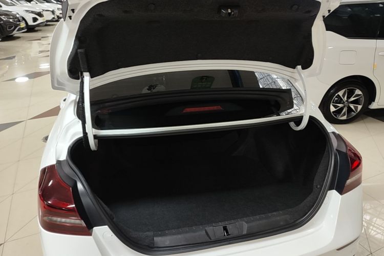 GEELY Emgrand 2021 #19 GEELY Emgrand 2021 car image #19