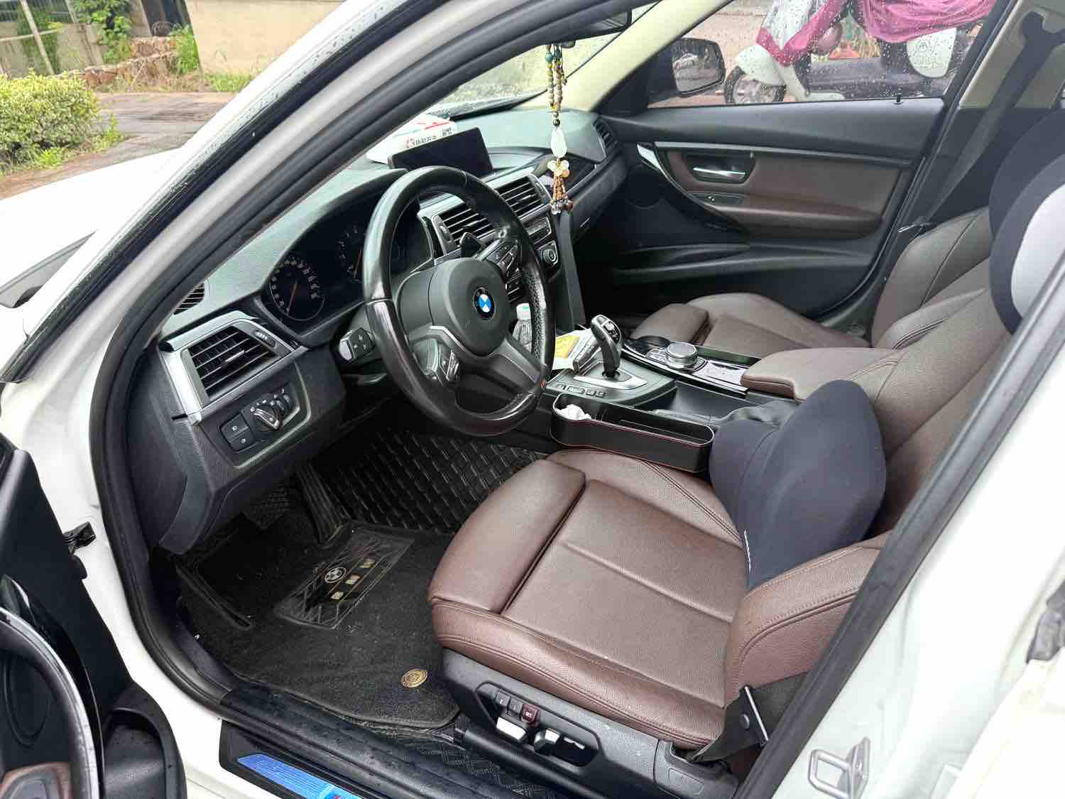 BMW 3 Series 2019 car image #6