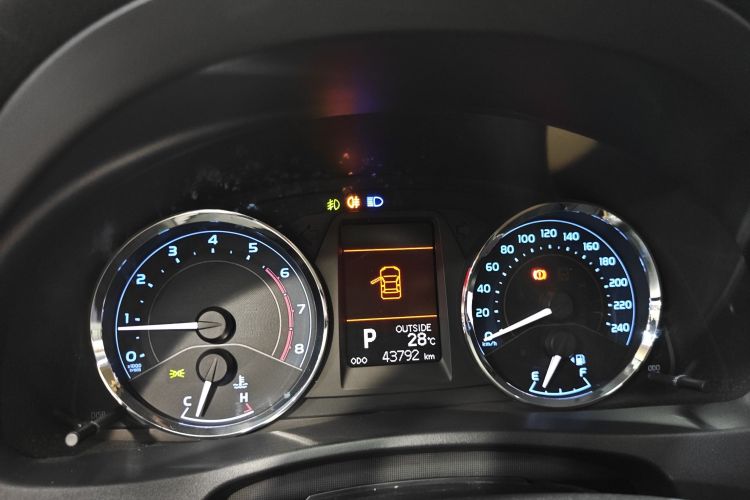 Toyota Corolla 2018 immagine di auto #12