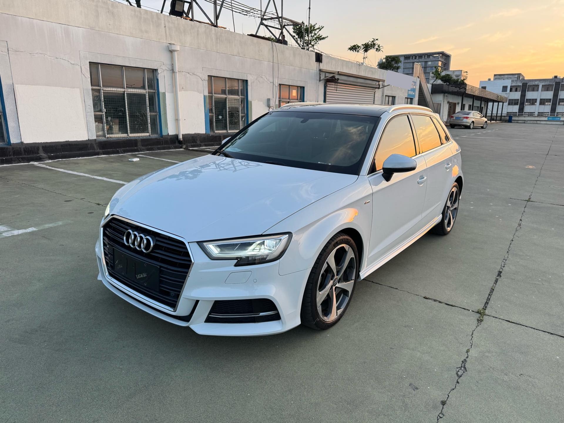 2017 2017 car image
