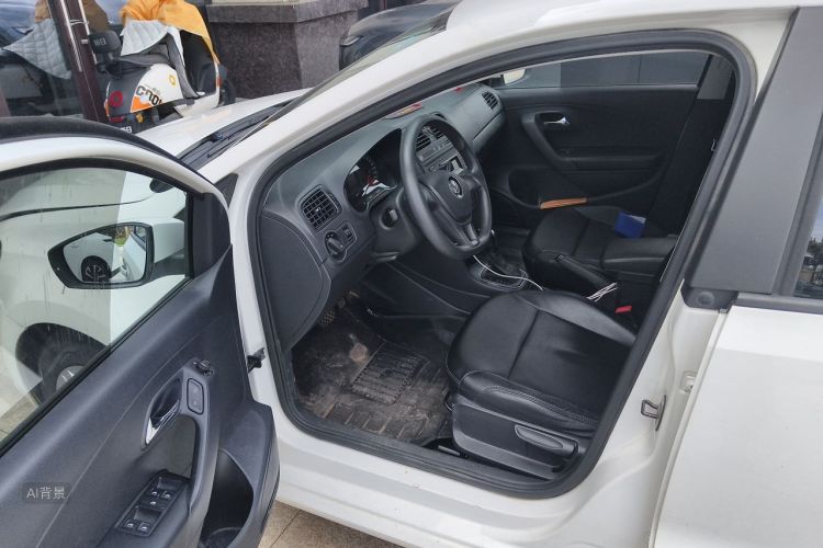 Volkswagen Polo 2019 car image #18