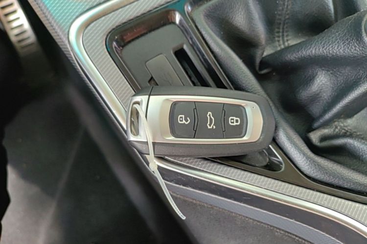 GEELY Emgrand GS 2018 car image #9