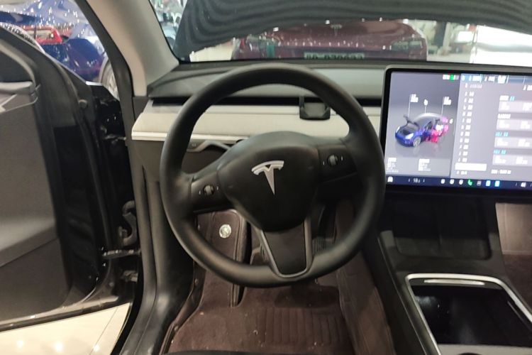 Tesla Model Y 2023 #11 Tesla Model Y 2023 car image #11