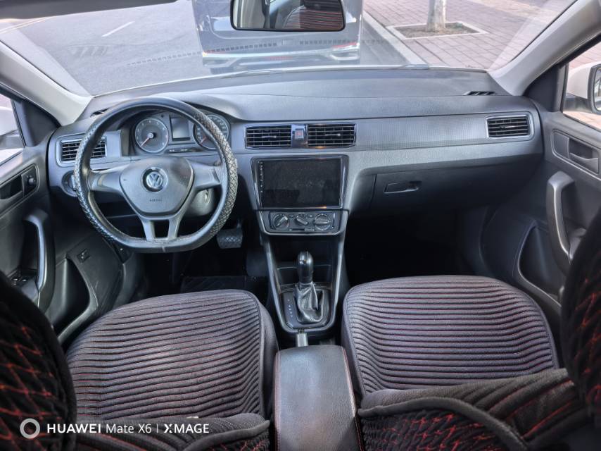 Volkswagen Santana 2022 car image #2