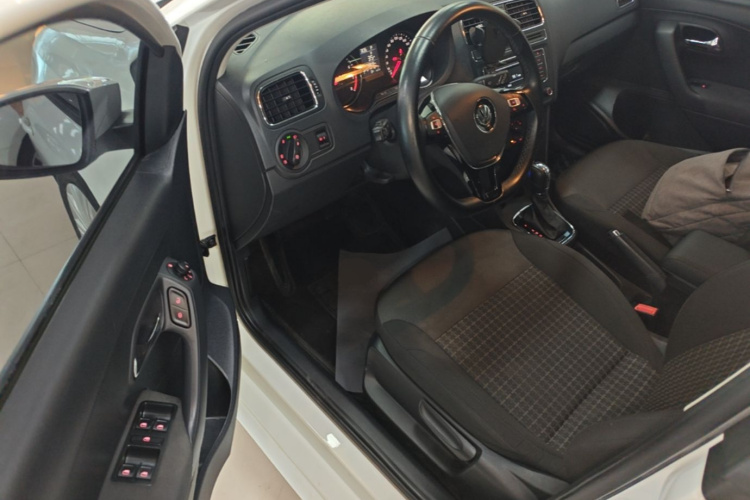 Volkswagen Polo 2017 #16 Volkswagen Polo 2017 car image #16