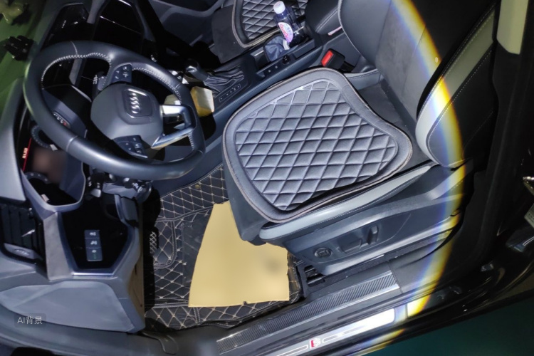 Audi Q3 2021 car image #17