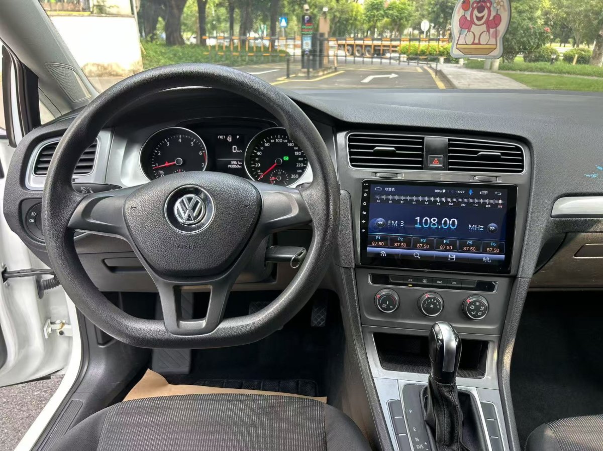 Volkswagen Golf 2014 car image #9