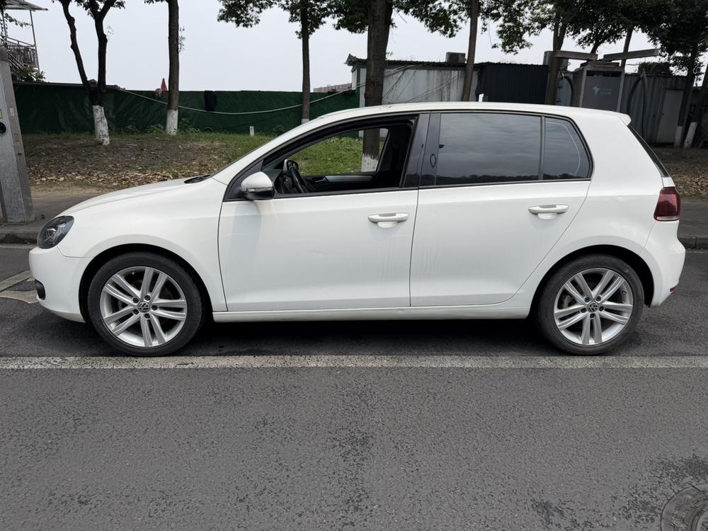 Volkswagen Golf 2013 car image #4