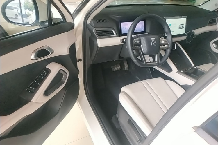 BYD YuanUP 2026 #16 BYD YuanUP 2026 car image #16
