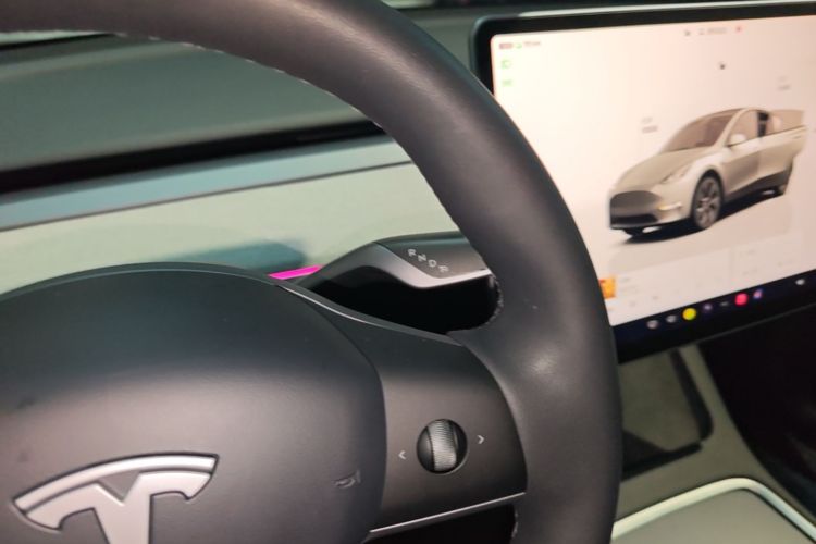 Tesla Model Y 2023 #14 Tesla Model Y 2023 car image #14
