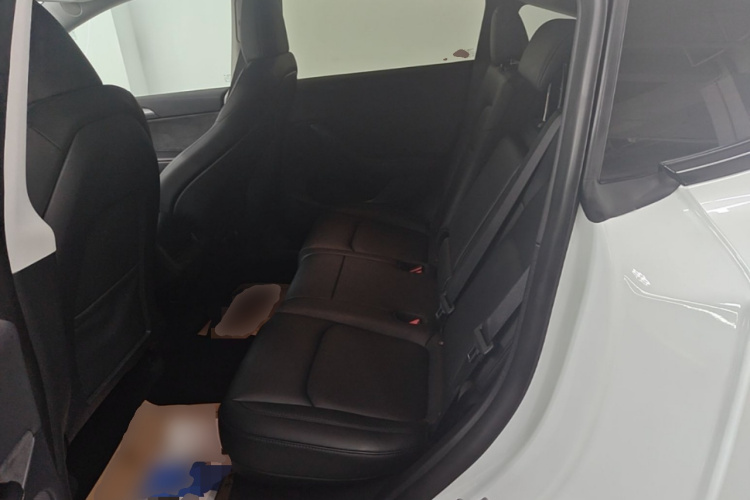 Tesla Model Y 2024 #17 Tesla Model Y 2024 car image #17