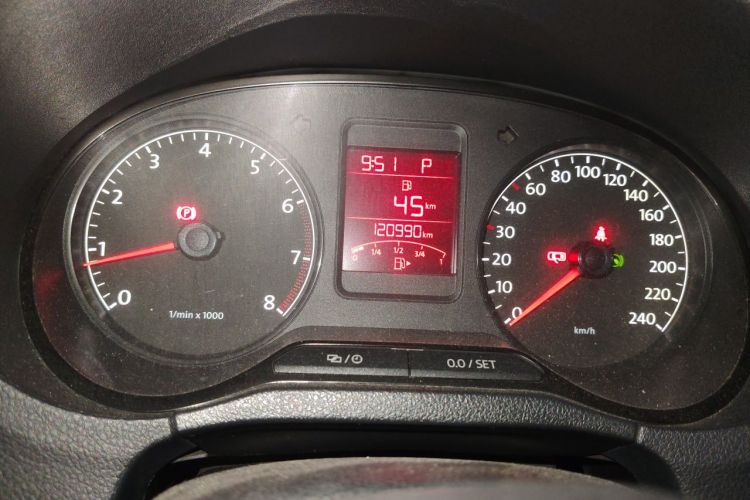 Volkswagen Polo 2012 car image #8