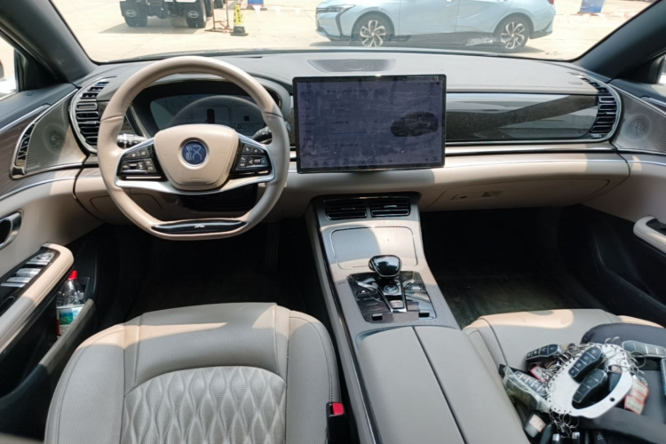 BYD Han 2024 car image #10