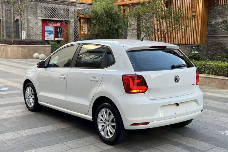 Volkswagen Polo 2016 car image #5