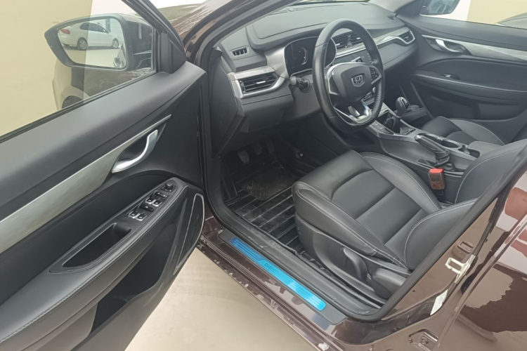 GEELY Emgrand 2019 #16 GEELY Emgrand 2019 car image #16