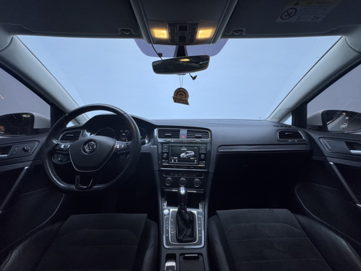 Volkswagen Golf 2018 imagen de coche #4