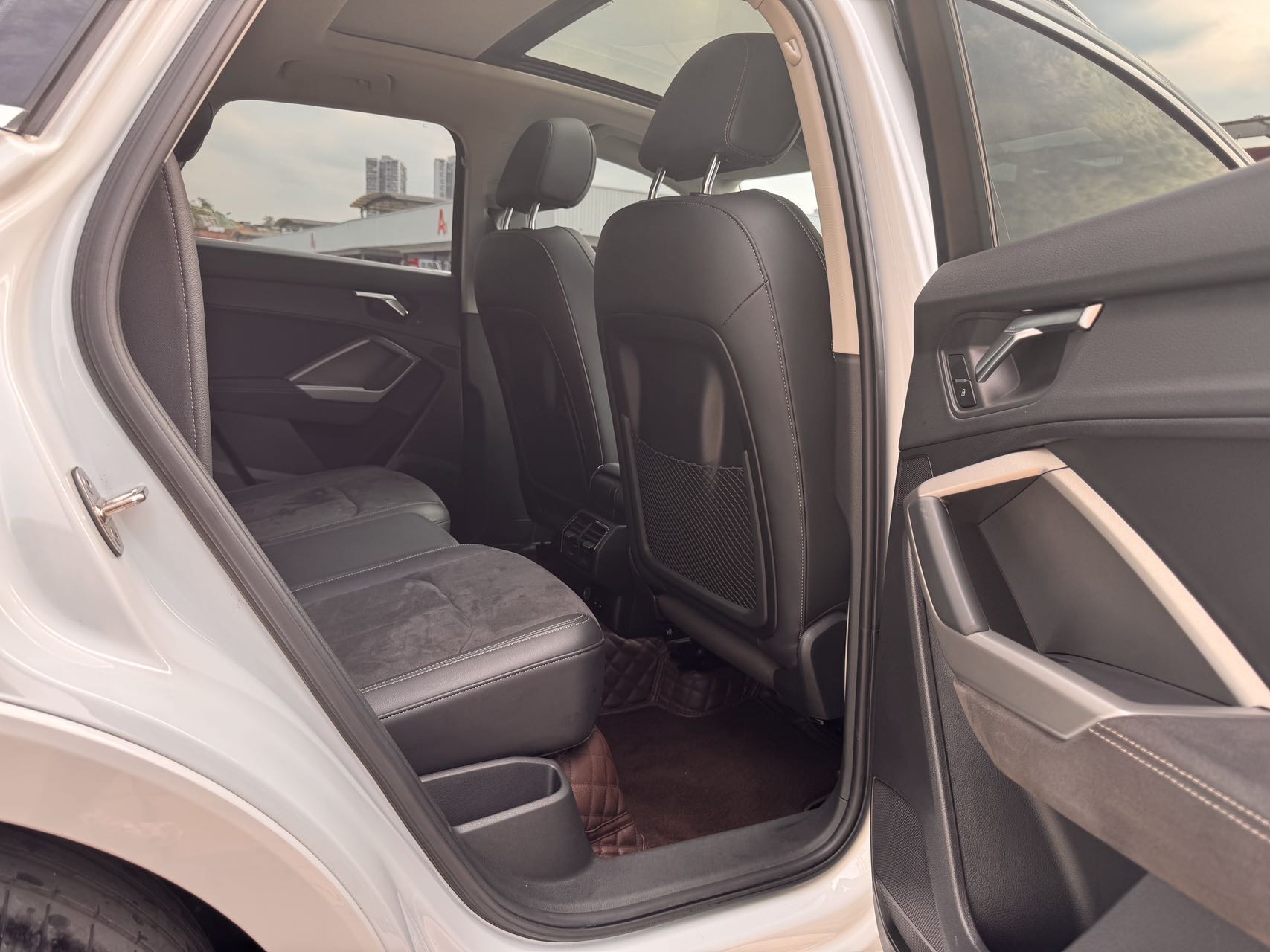 Audi Q3 2023 imagen de coche #9