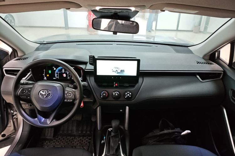 Toyota Corolla Cross 2024 immagine di auto #10