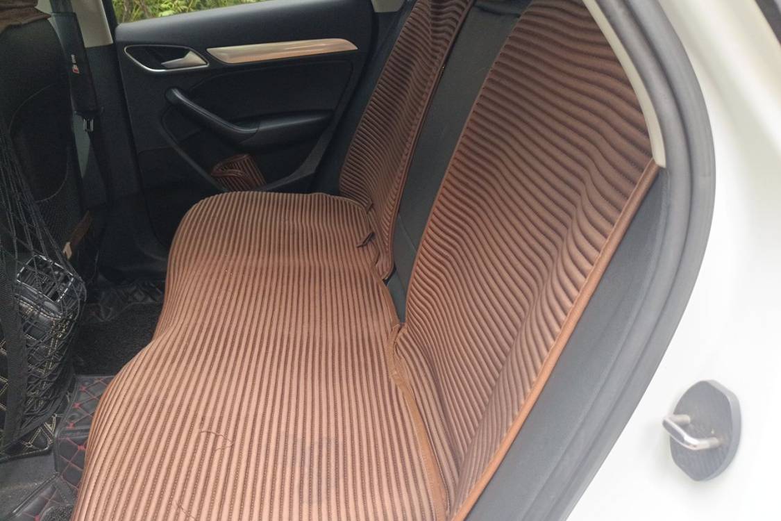 Audi Q3 2016 car image #21