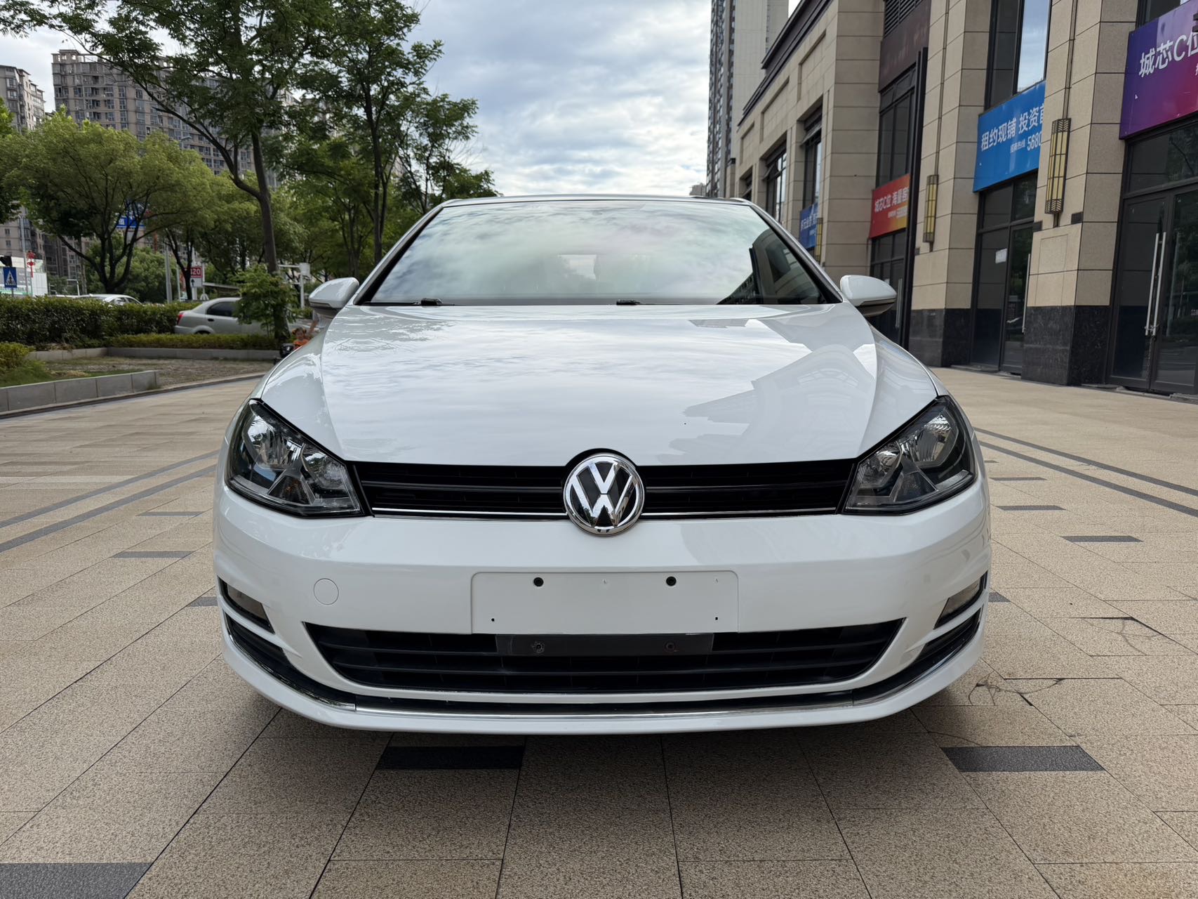 Volkswagen Golf 2016 car image #2