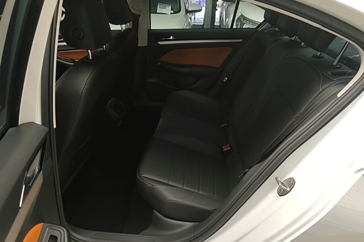 Volkswagen Bora 2022 immagine di auto #17