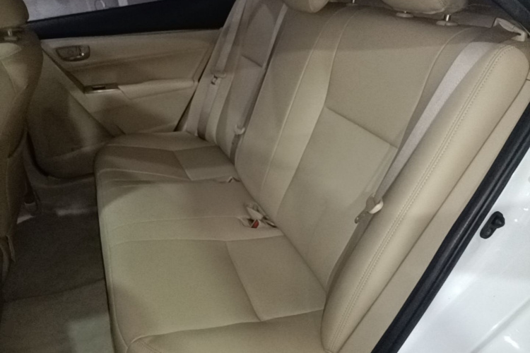 Toyota Corolla 2015 car image #13