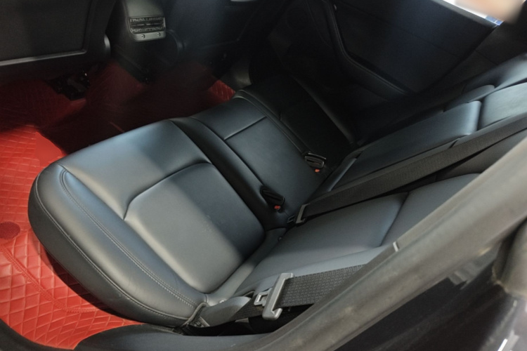 Tesla Model Y 2024 car image #17