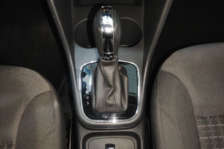 Volkswagen Polo 2018 car image #14