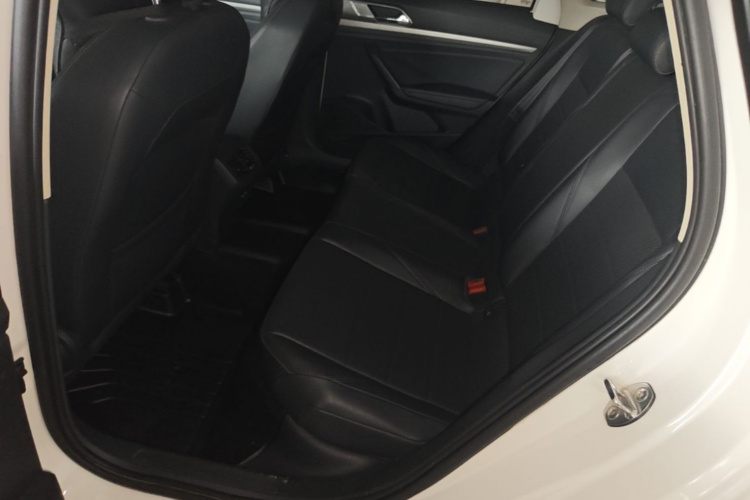 Volkswagen Lavida 2019 car image #17