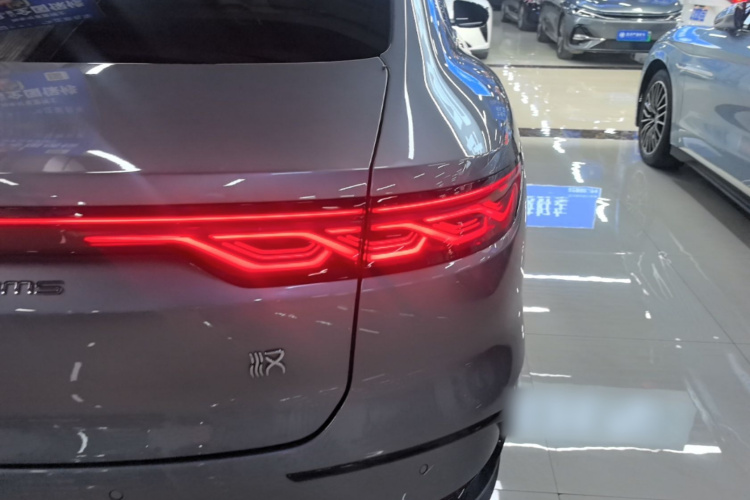 BYD Han 2024 car image #8