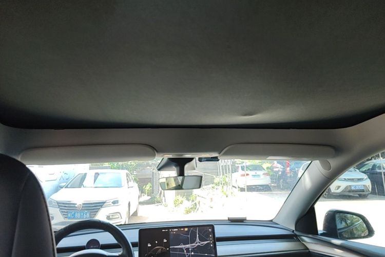 Tesla Model Y 2022 car image #18