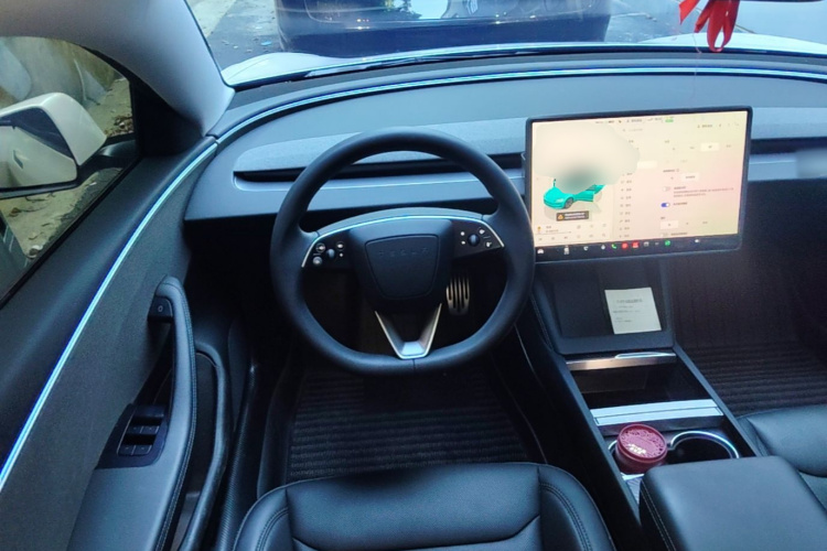 Tesla Model 3 2024 car image #11