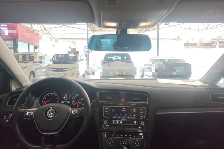 Volkswagen Golf 2017 car image #10