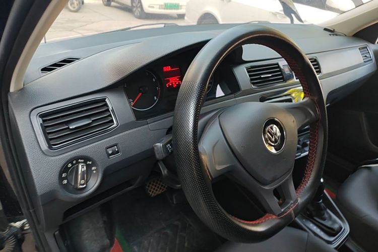 Volkswagen Santana 2022 car image #10