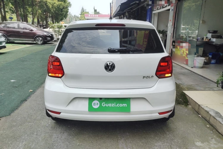 Volkswagen Polo 2016 car image #6